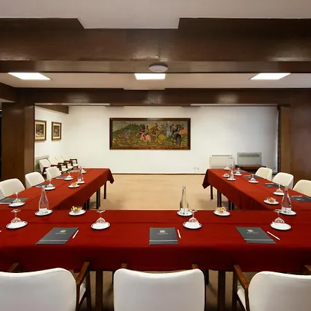 Center Hotel 4*