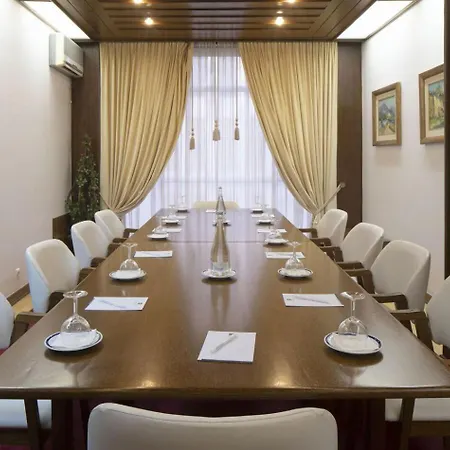 Center Otel 4*