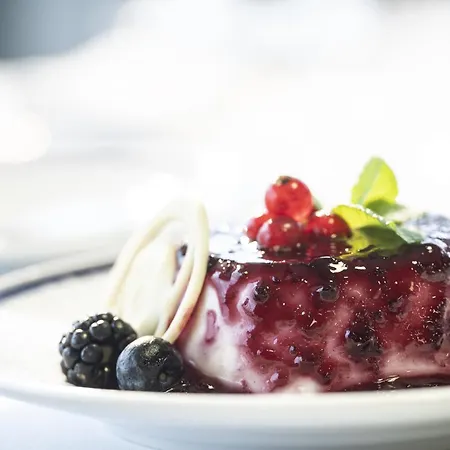 Отель Center 4*