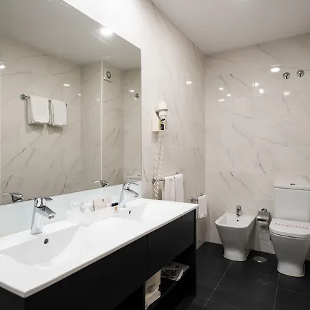 Center Hotel 4*